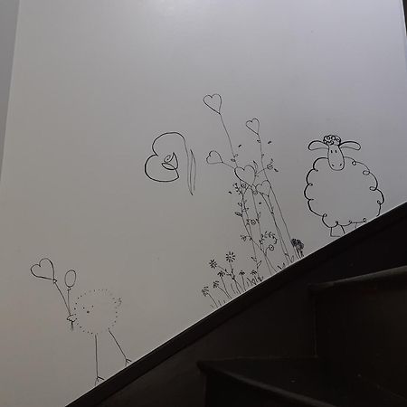 L'Artistique, 4 Lits, 2 Chambres, Stationnement Gratuit, Spacieux, Atypique อาเมียงส์ ภายนอก รูปภาพ